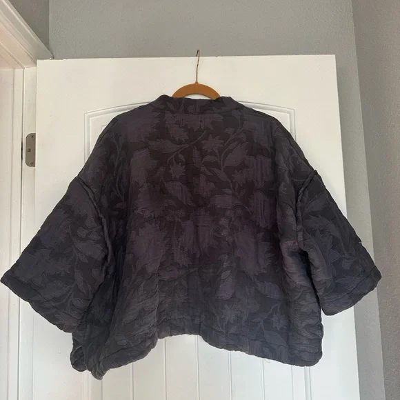Quilted Black Floral Shawl Jacket OSFM - Picture 5 of 7